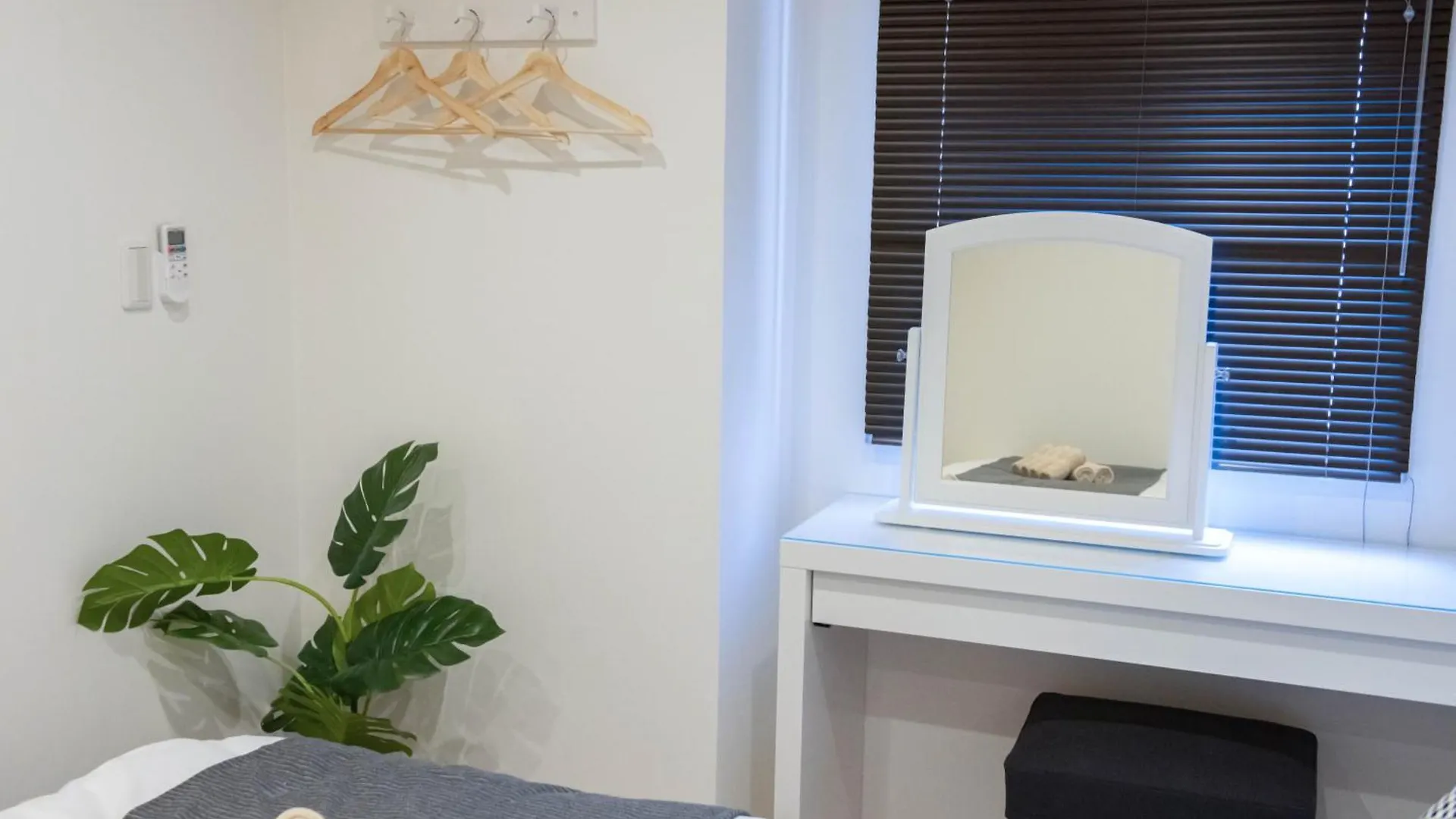Hollyresidence Osaka Imamiya Hanazno 4Ppl Nambausj Holly201