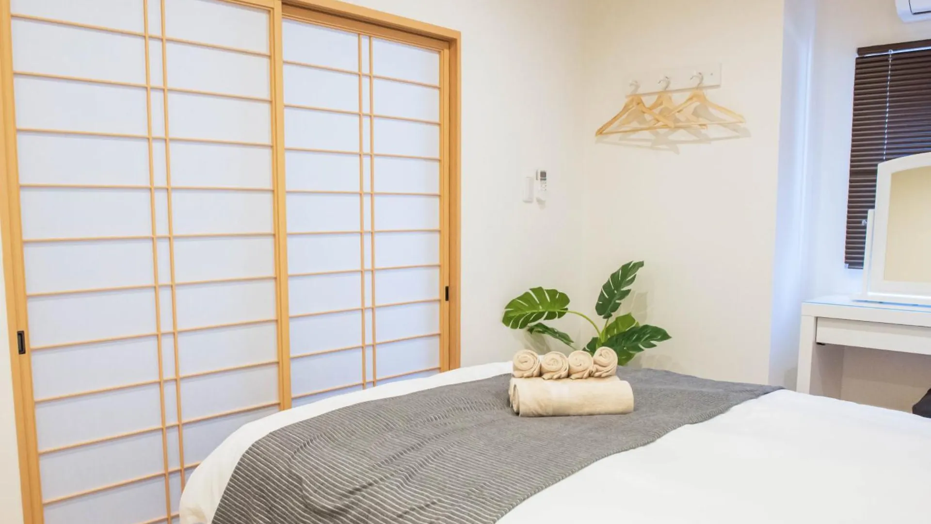 Apartment Hollyresidence Osaka Imamiya Hanazno 4Ppl Nambausj Holly201 Japan